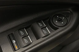 musta Ford Kuga 2017 kuva 15.