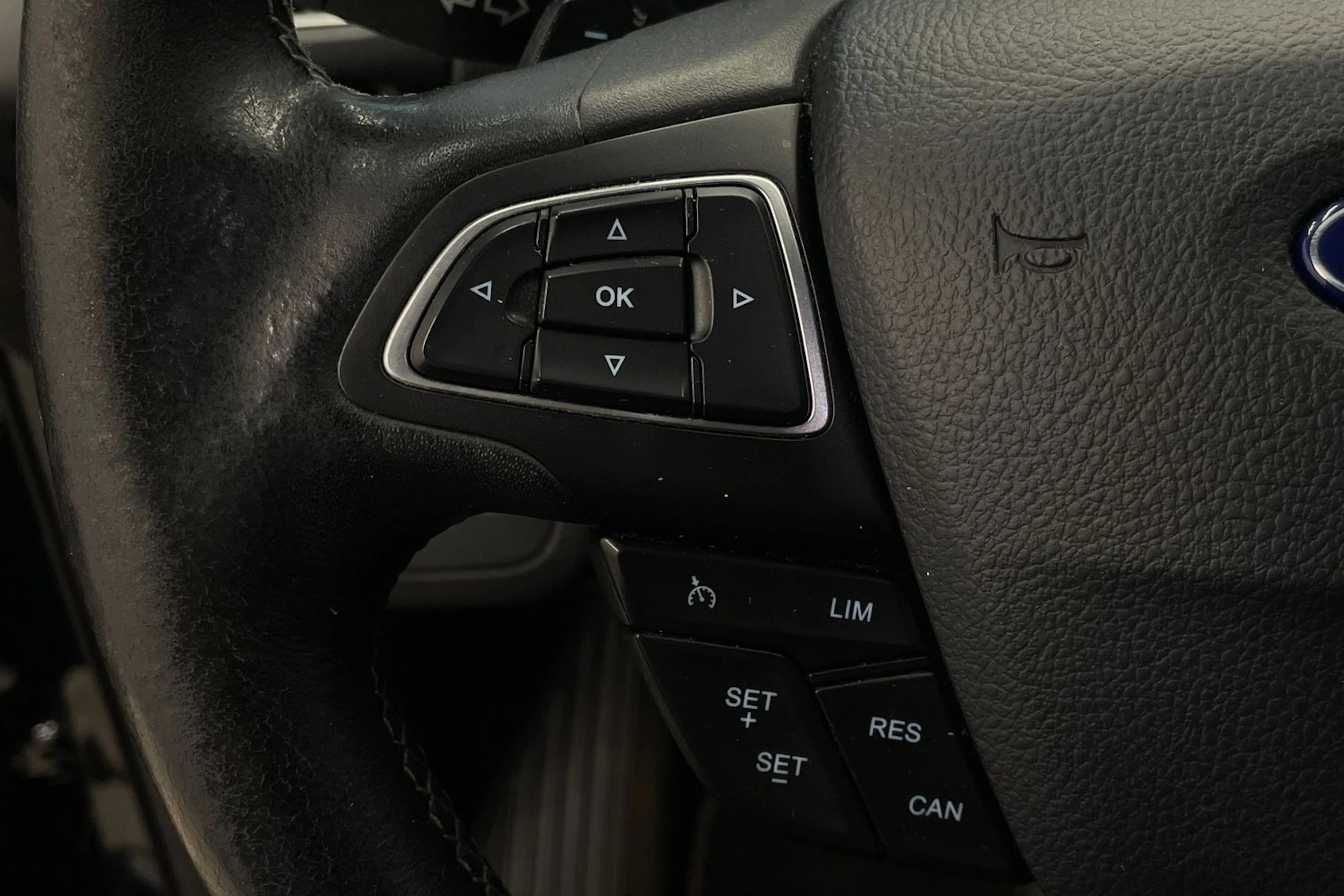 musta Ford Kuga 2017 kuva 17.