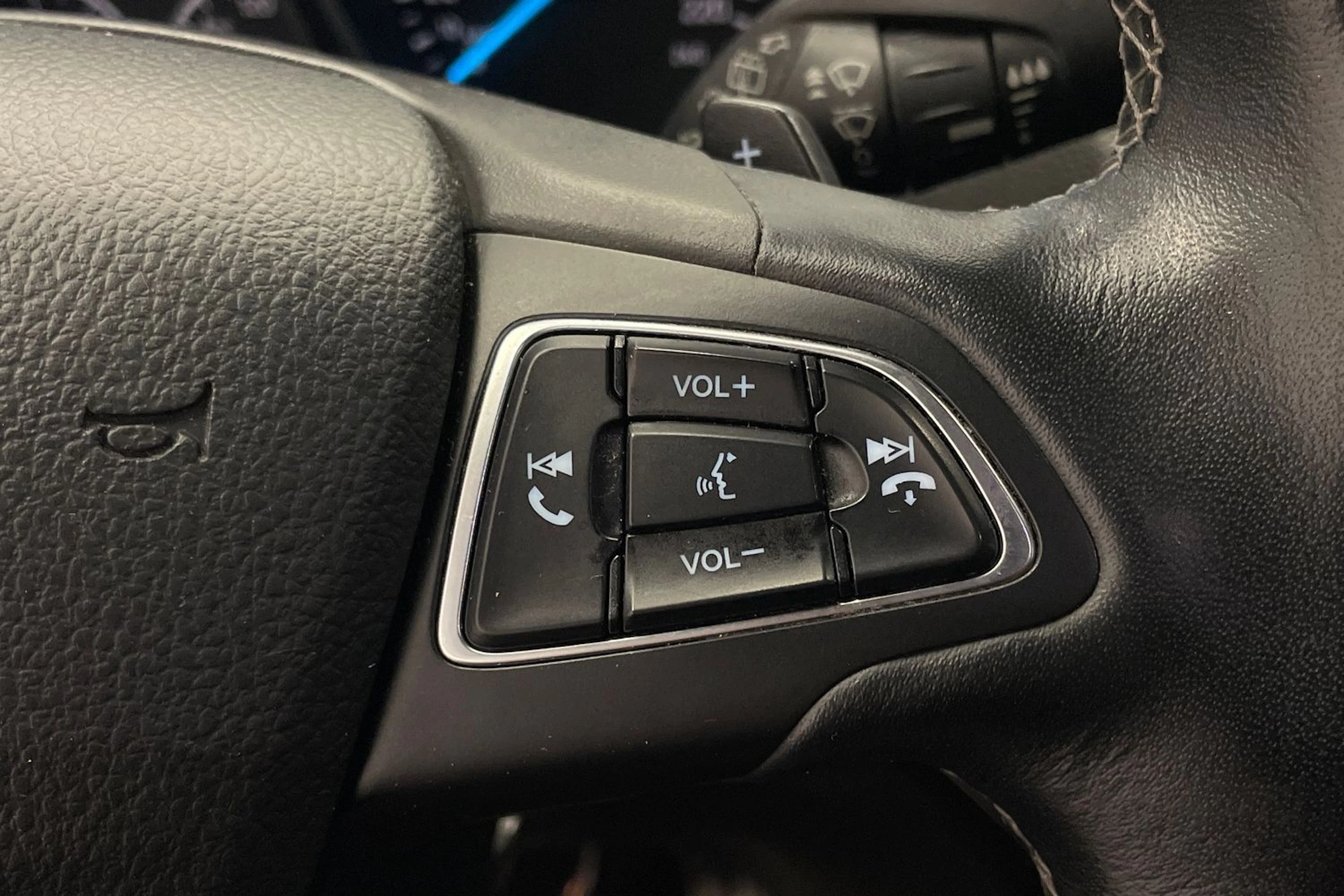 musta Ford Kuga 2017 kuva 18.