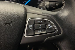 musta Ford Kuga 2017 kuva 18.