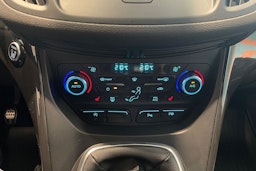 Harmaa Ford Kuga 2017 kuva 16.