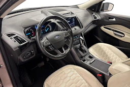harmaa Ford Kuga 2017 kuva 6.