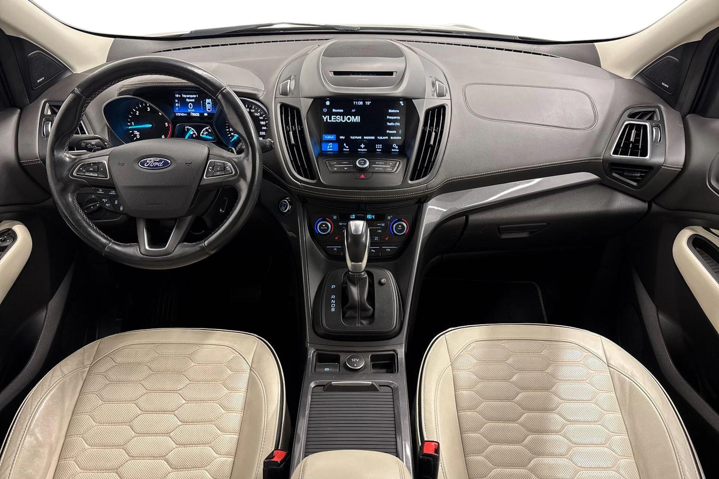 harmaa Ford Kuga 2017 kuva 7.