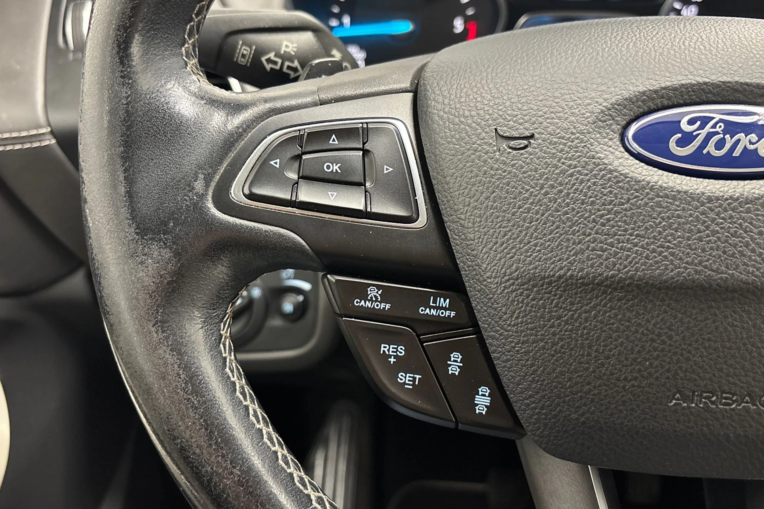 harmaa Ford Kuga 2017 kuva 15.