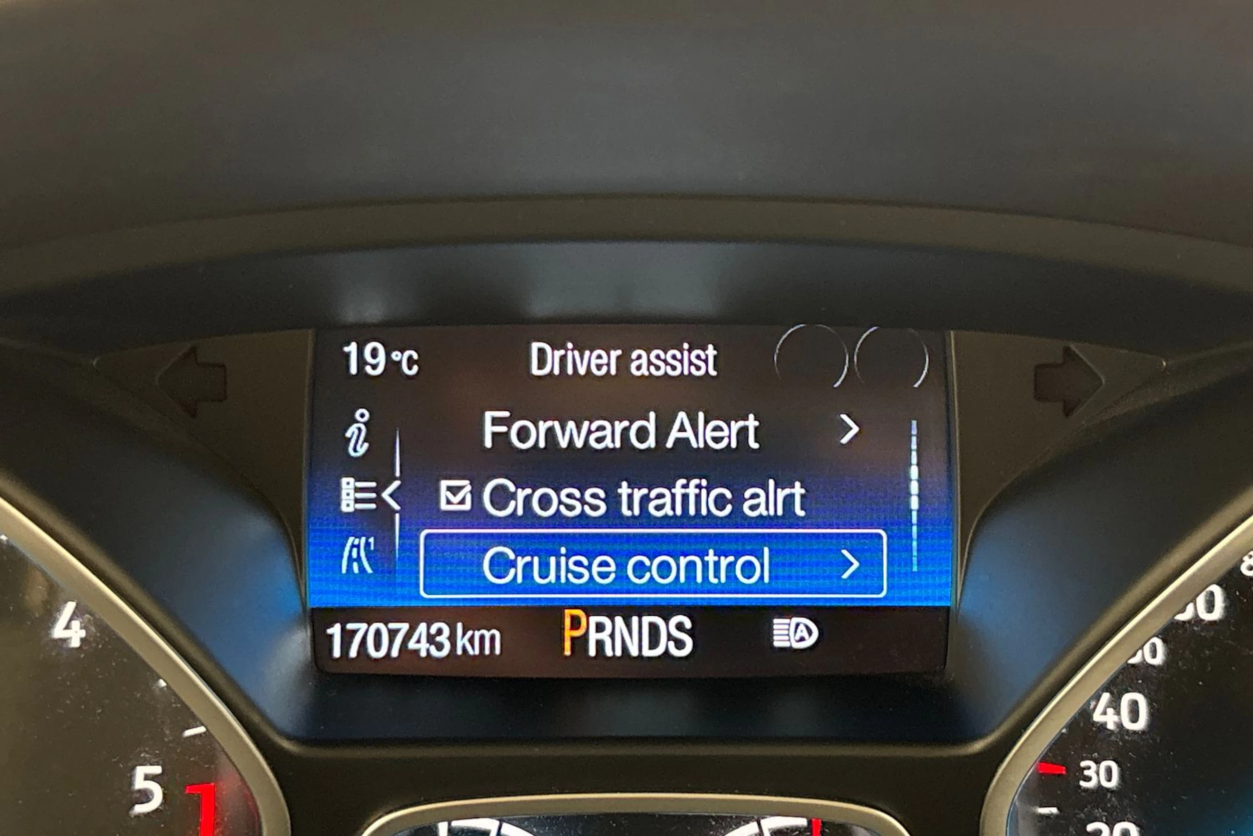 harmaa Ford Kuga 2017 kuva 20.