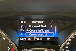 harmaa Ford Kuga 2017 kuva 20.