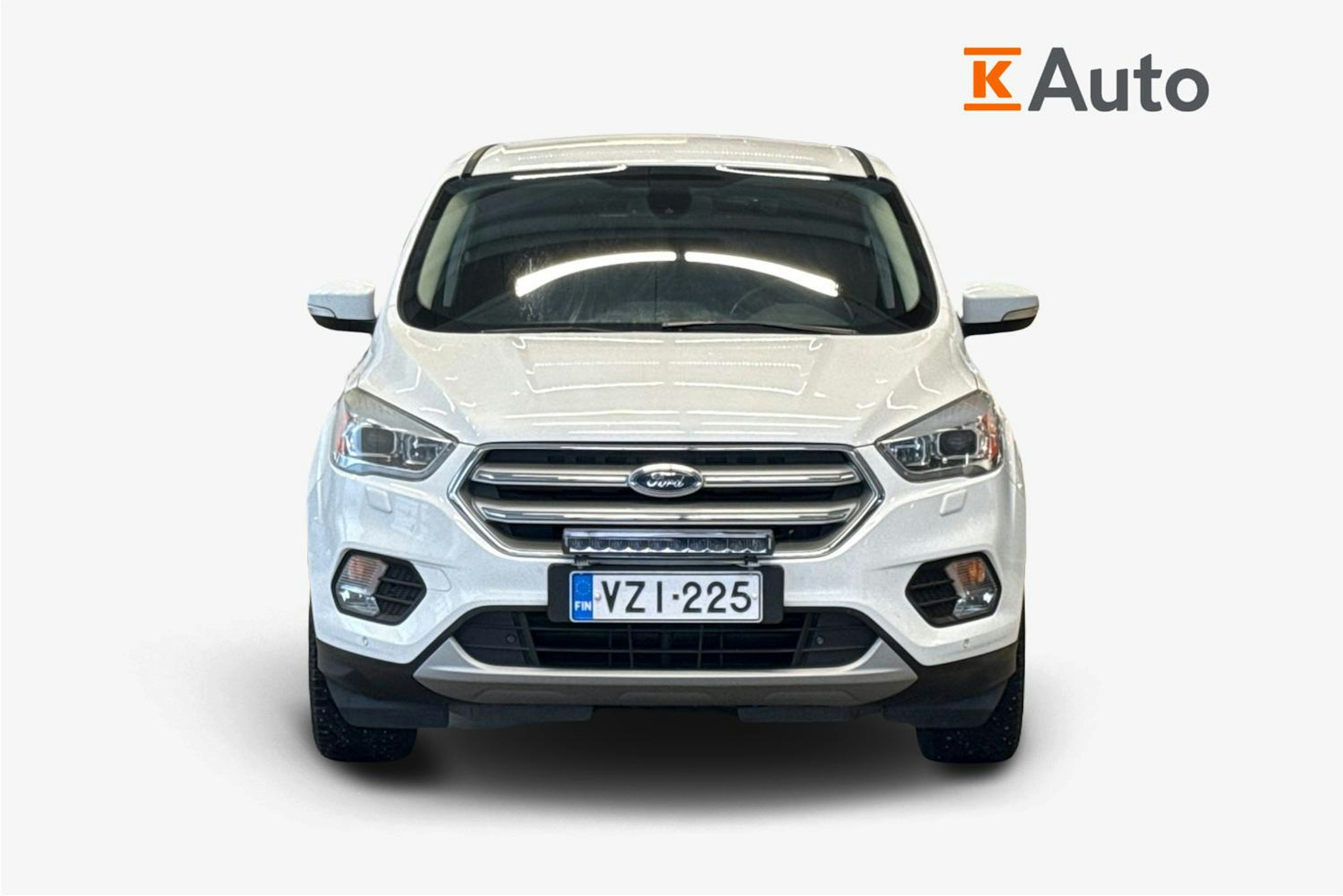 valkoinen Ford Kuga 2017 kuva 5.
