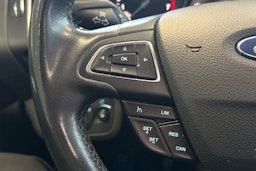 valkoinen Ford Kuga 2017 kuva 17.