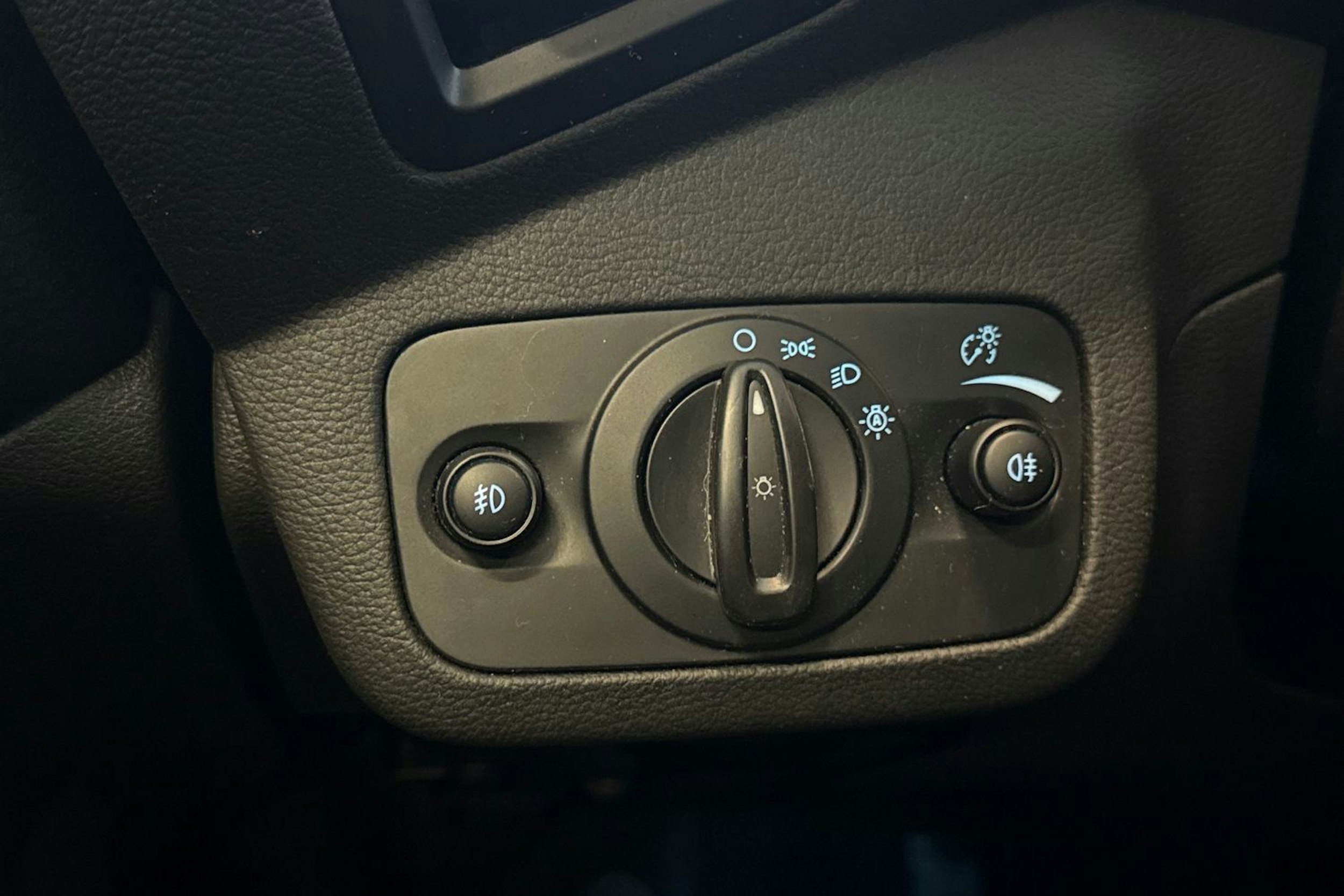 valkoinen Ford Kuga 2017 kuva 19.