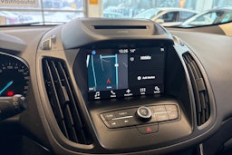 valkoinen Ford Kuga 2017 kuva 23.