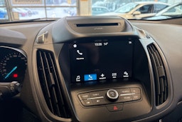 valkoinen Ford Kuga 2017 kuva 24.