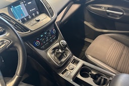 valkoinen Ford Kuga 2017 kuva 27.