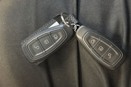 valkoinen Ford Kuga 2017 kuva 28.