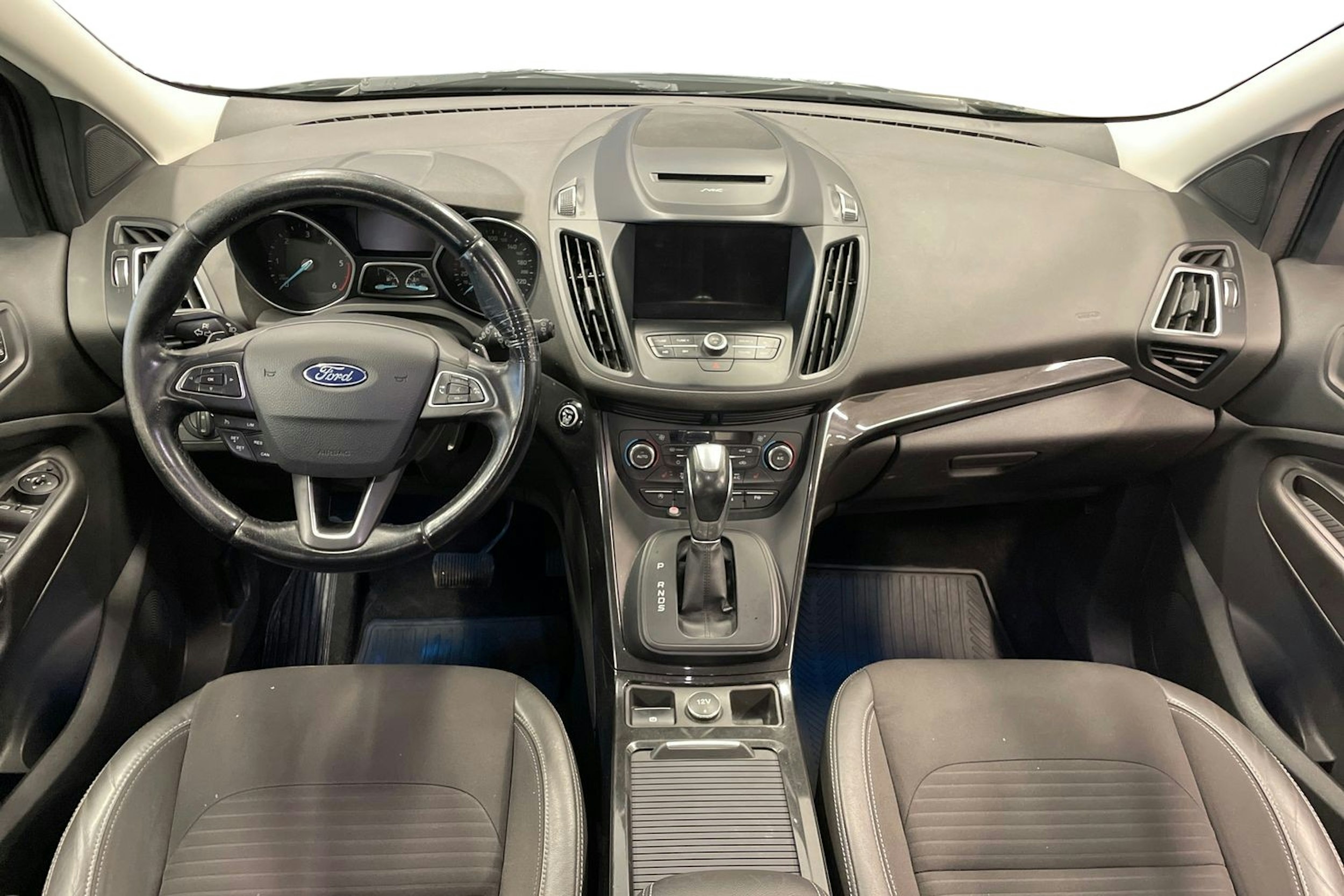 Vihreä Ford Kuga 2017 kuva 9.