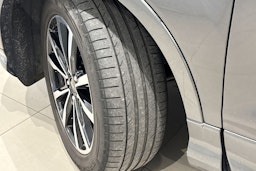 harmaa Ford Kuga 2017 kuva 13.