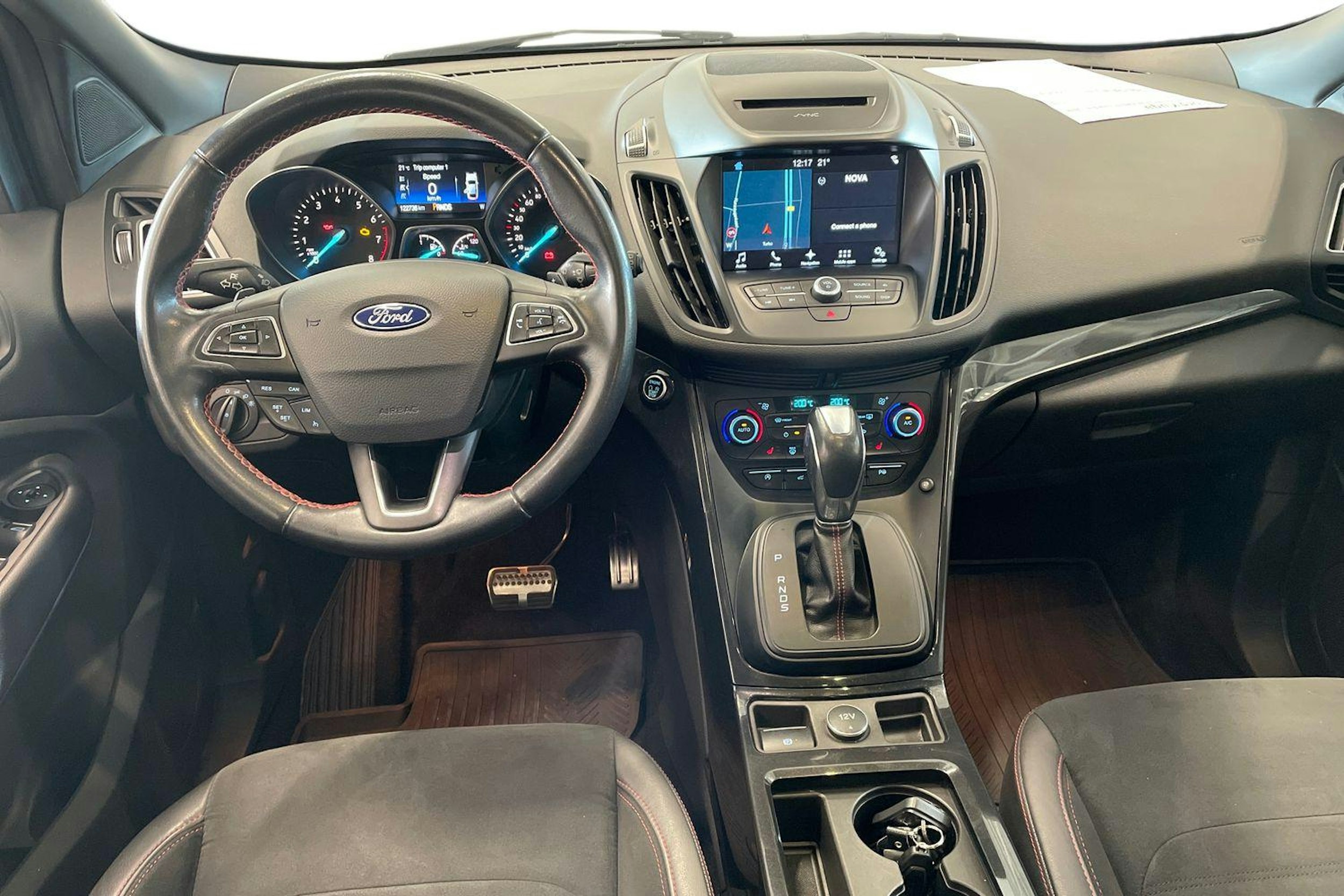 musta Ford Kuga 2018 kuva 9.