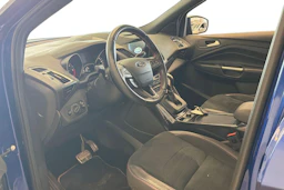 Sininen Ford Kuga 2018 kuva 6.