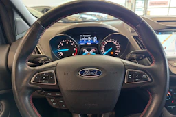 Sininen Ford Kuga 2018 kuva 17.