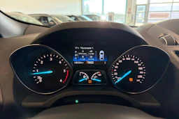 Sininen Ford Kuga 2018 kuva 18.