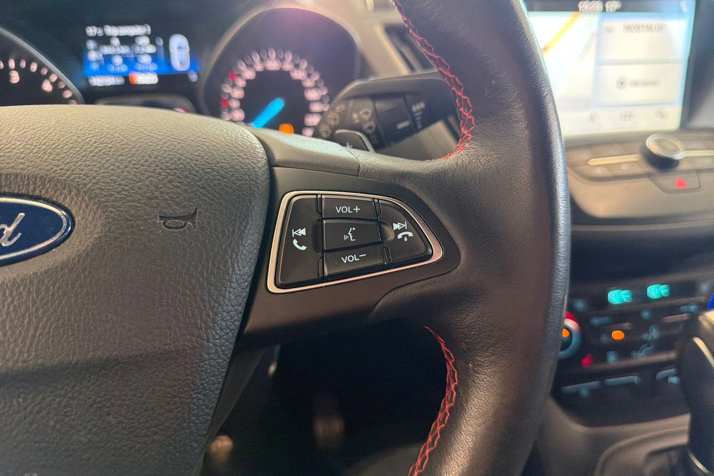 Sininen Ford Kuga 2018 kuva 20.
