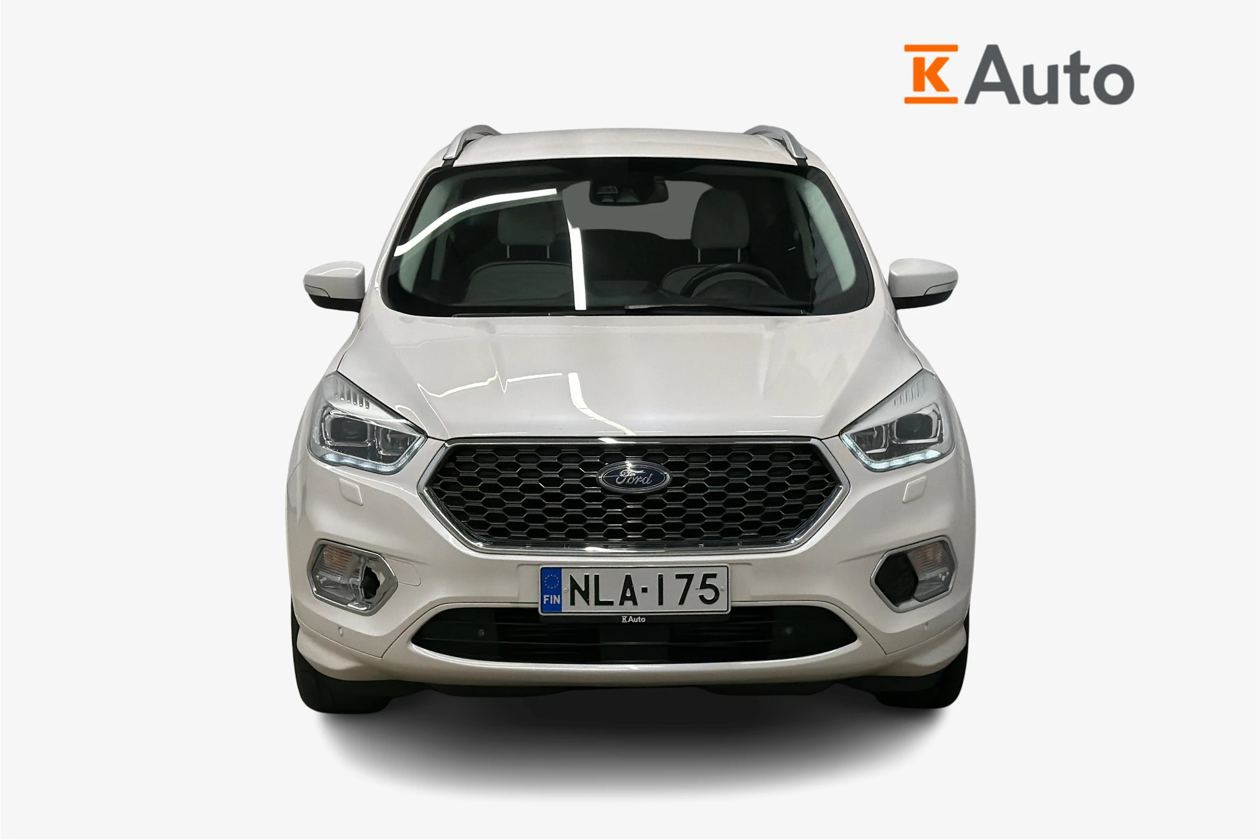 valkoinen Ford Kuga 2018 kuva 2.