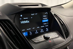 valkoinen Ford Kuga 2018 kuva 16.