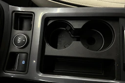 valkoinen Ford Kuga 2018 kuva 21.