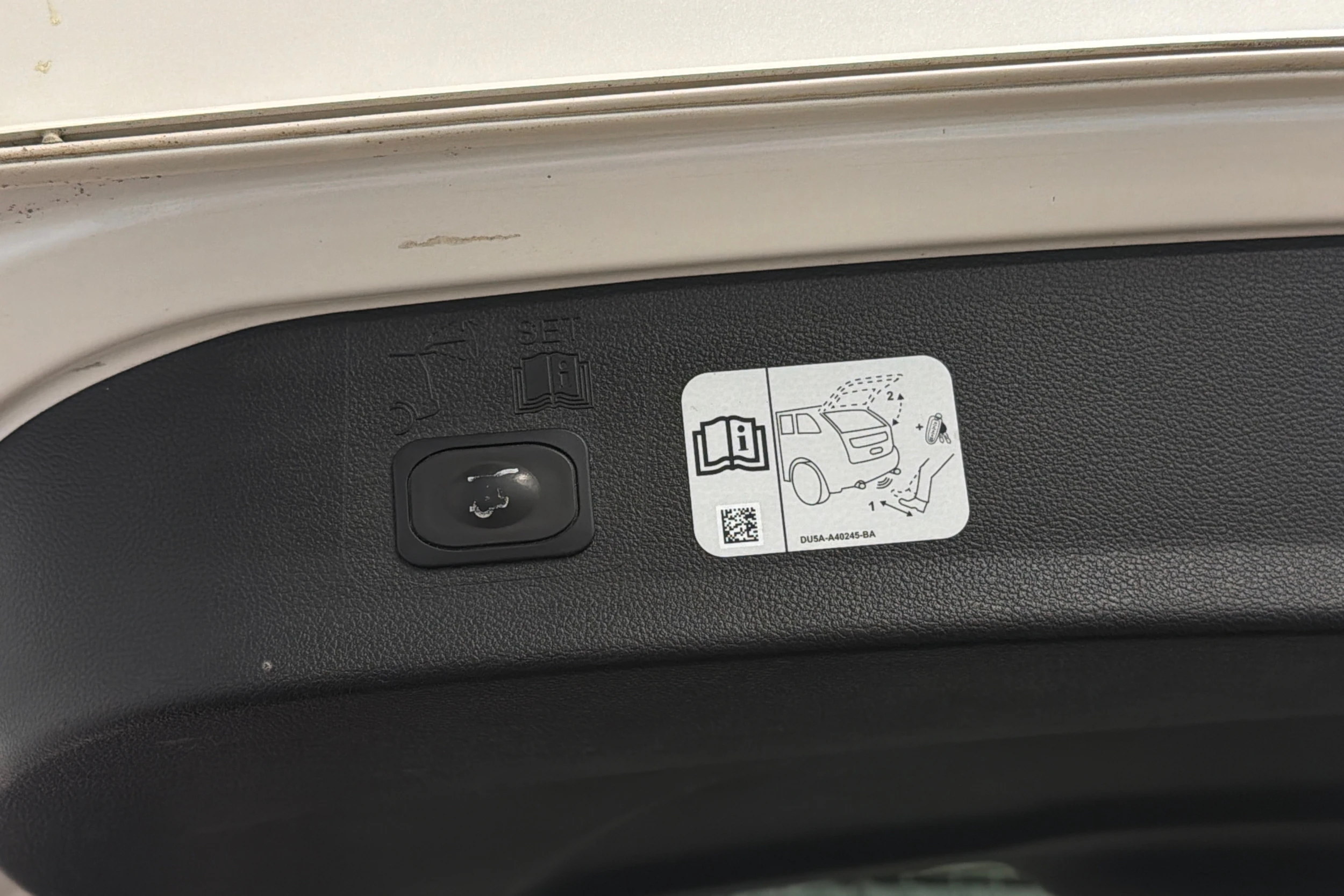 valkoinen Ford Kuga 2018 kuva 28.