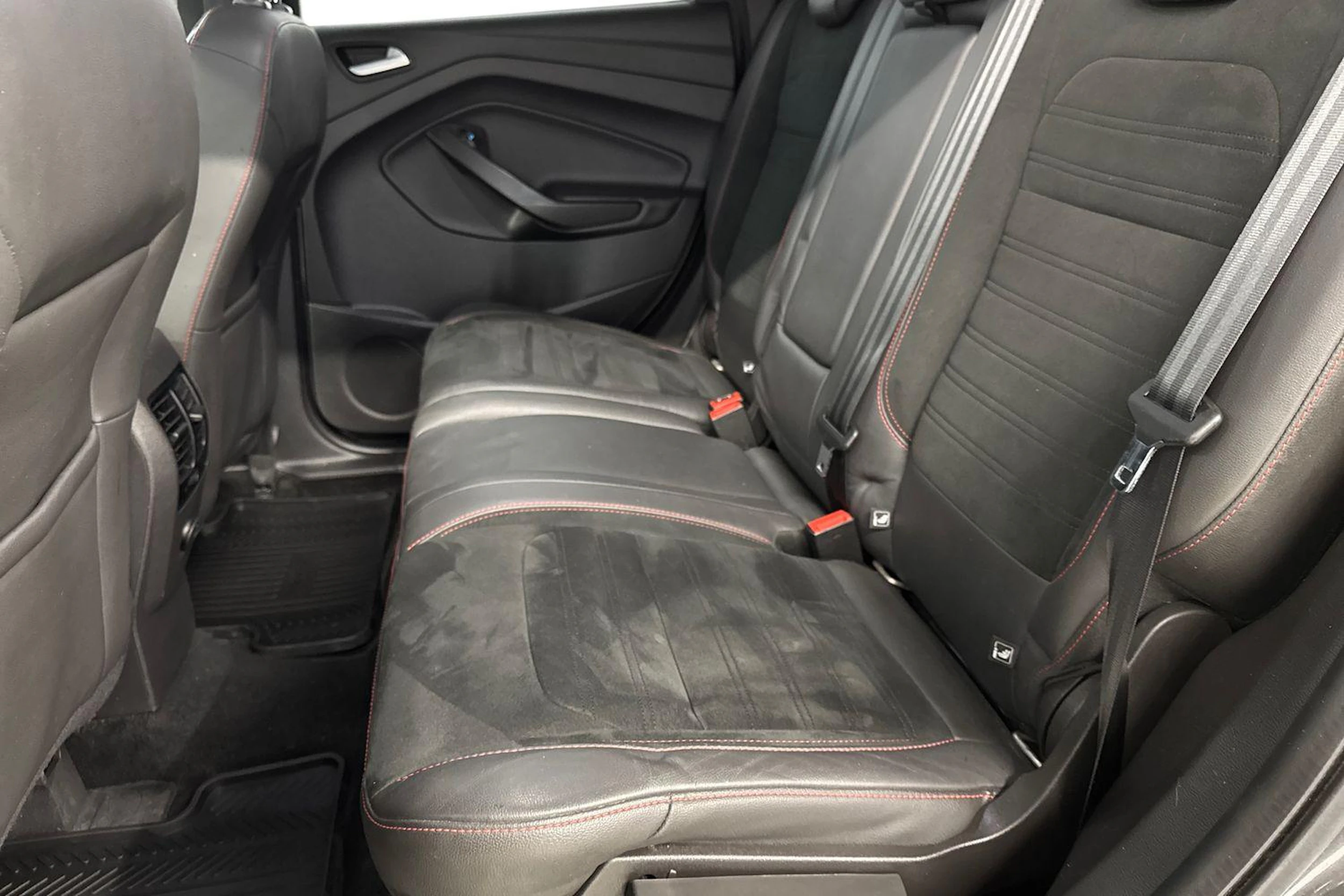 harmaa Ford Kuga 2018 kuva 8.