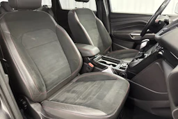 harmaa Ford Kuga 2018 kuva 11.