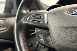 harmaa Ford Kuga 2018 kuva 21.