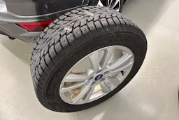 harmaa Ford Kuga 2018 kuva 23.