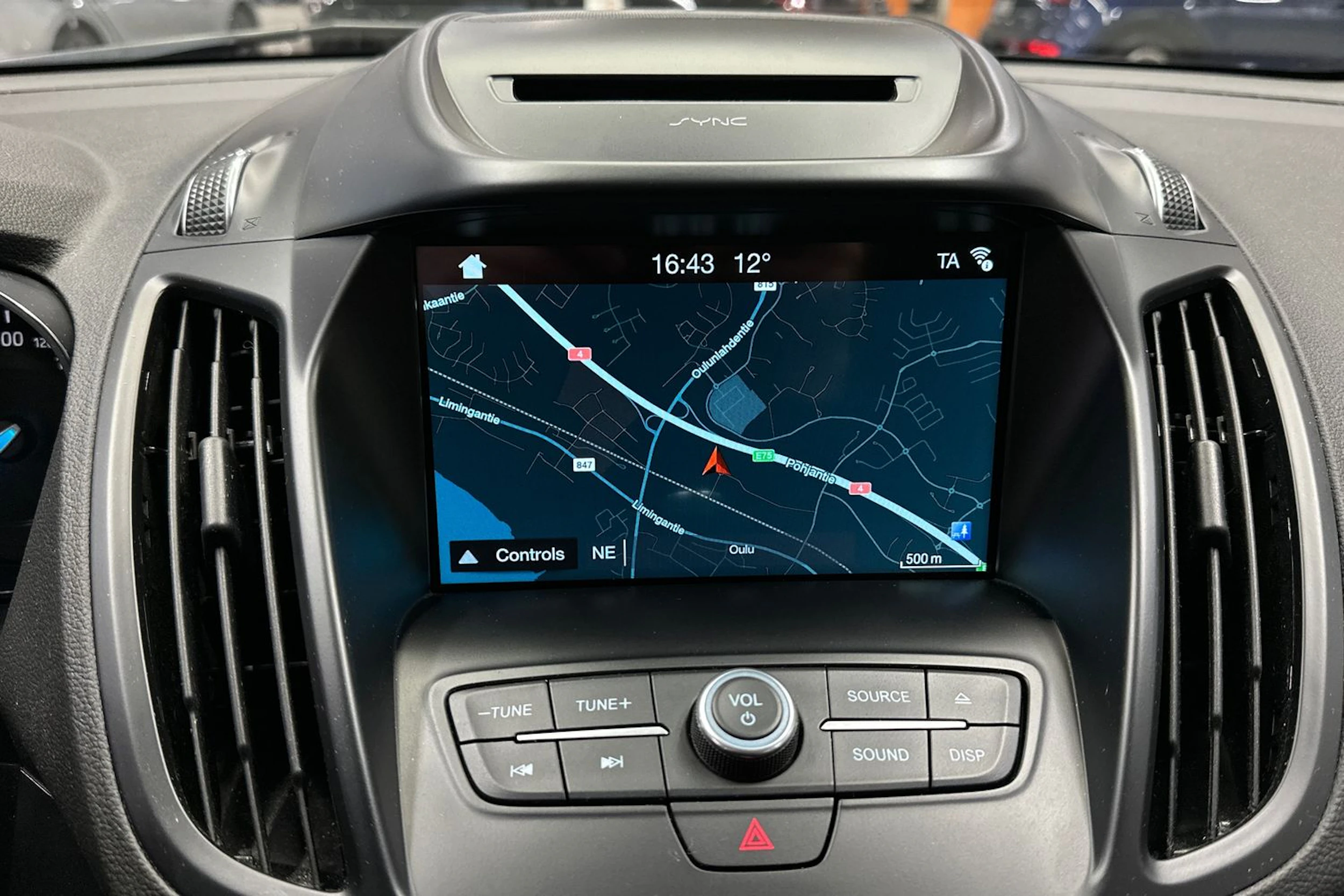 ruskea (beige) Ford Kuga 2018 kuva 16.