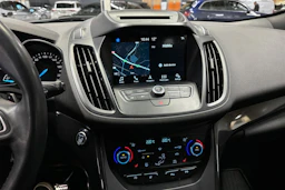 ruskea (beige) Ford Kuga 2018 kuva 19.