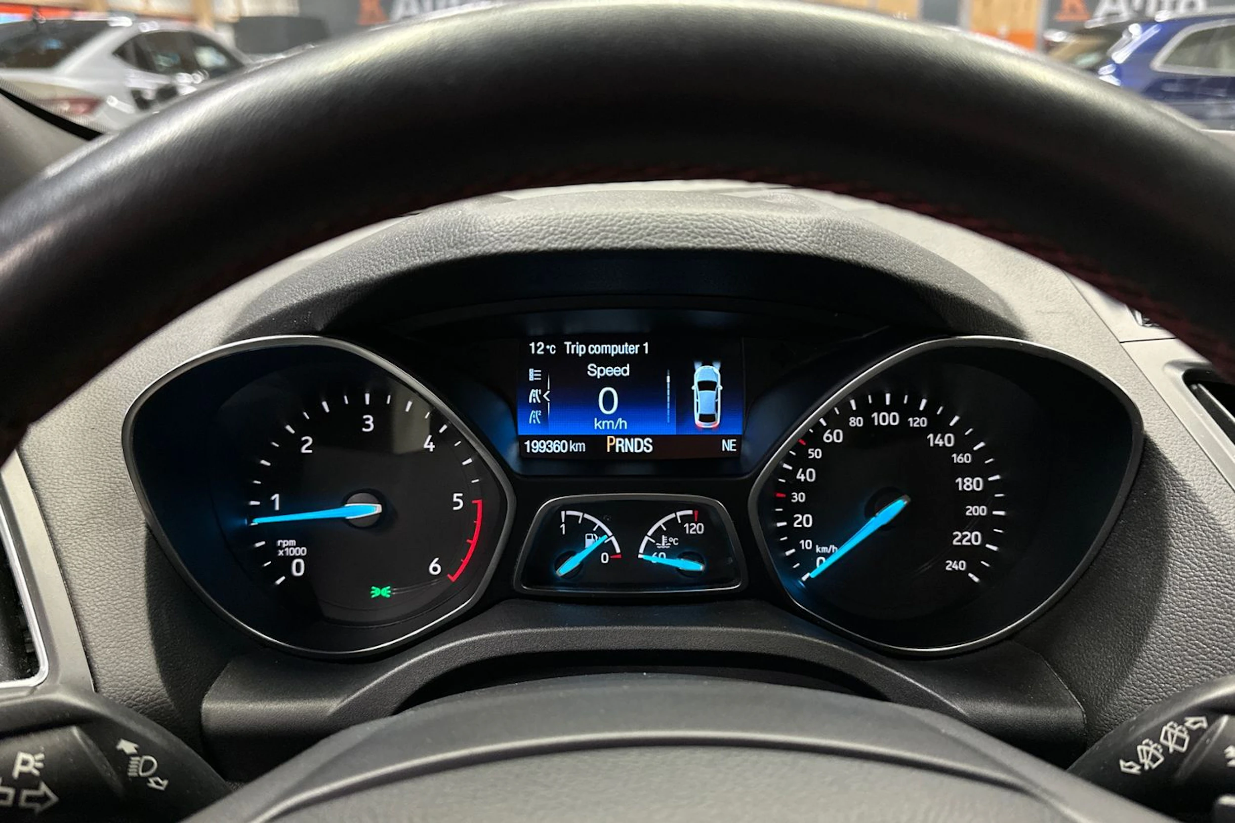 ruskea (beige) Ford Kuga 2018 kuva 22.