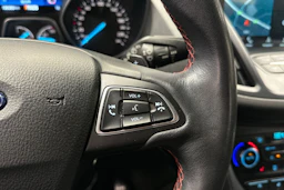 ruskea (beige) Ford Kuga 2018 kuva 24.