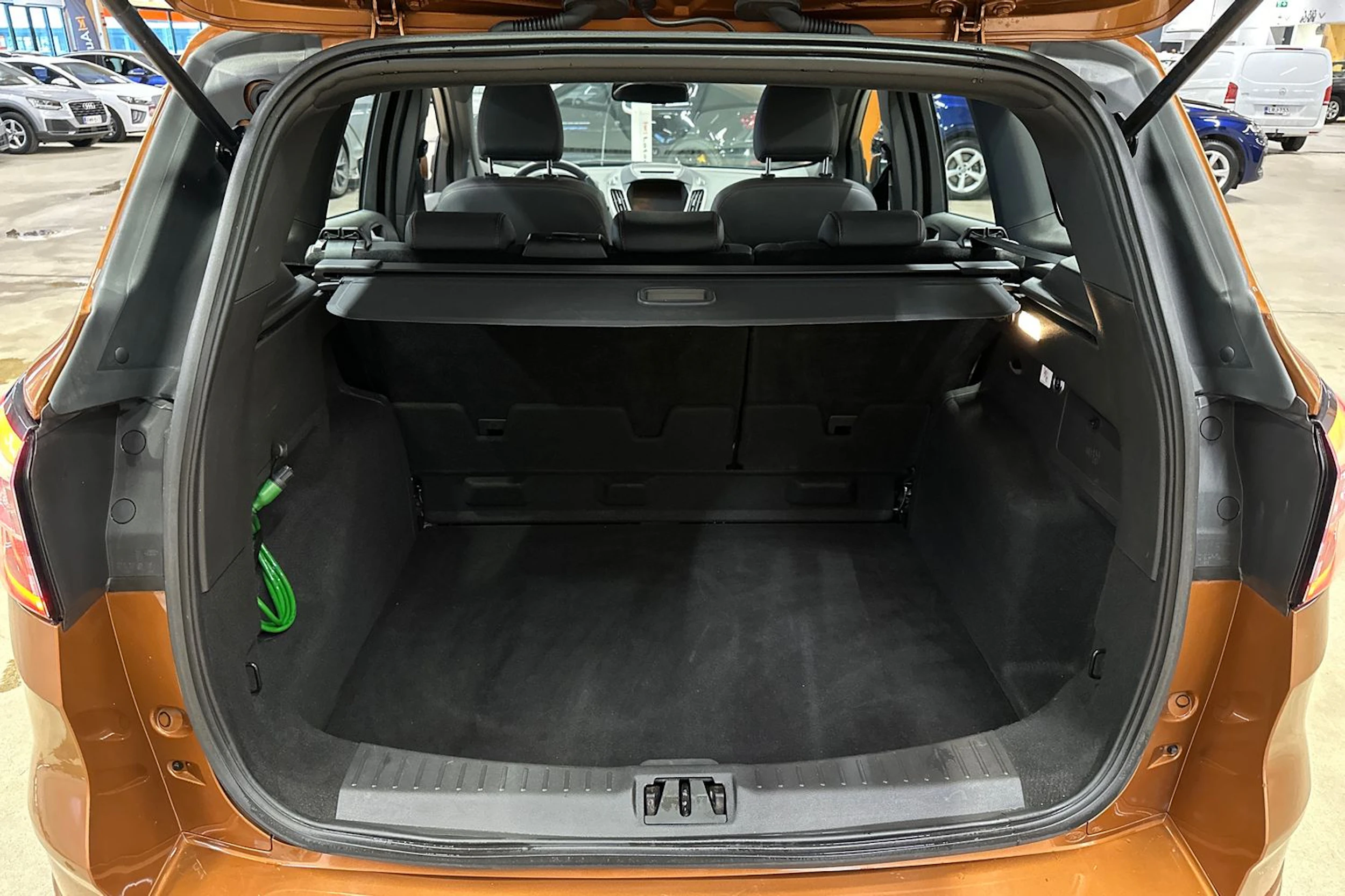 ruskea (beige) Ford Kuga 2018 kuva 27.