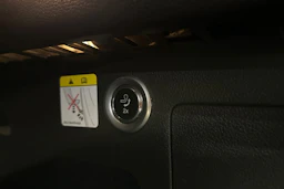 ruskea (beige) Ford Kuga 2018 kuva 28.