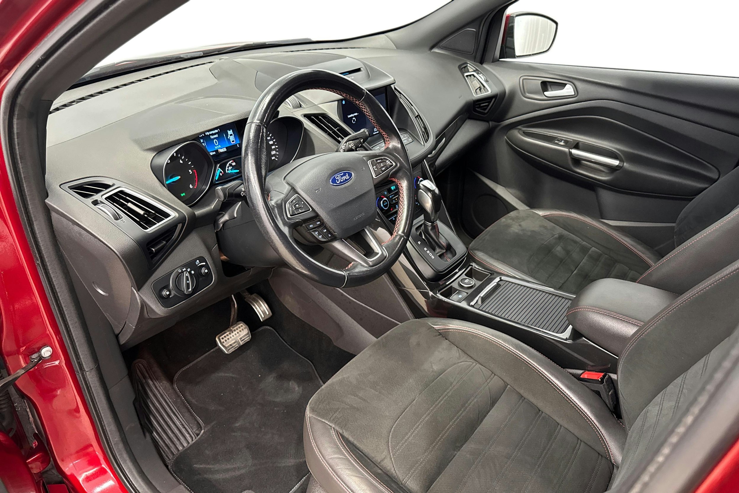 punainen Ford Kuga 2018 kuva 7.