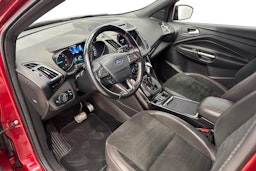 punainen Ford Kuga 2018 kuva 7.