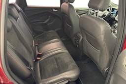 punainen Ford Kuga 2018 kuva 10.