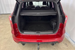 punainen Ford Kuga 2018 kuva 13.