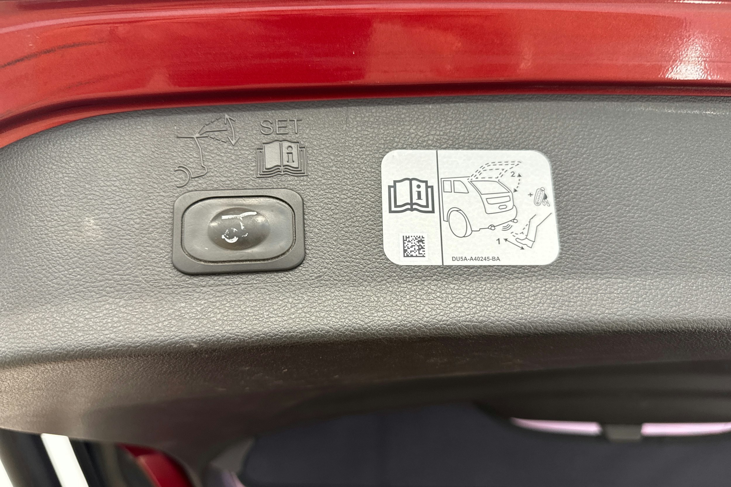 punainen Ford Kuga 2018 kuva 14.