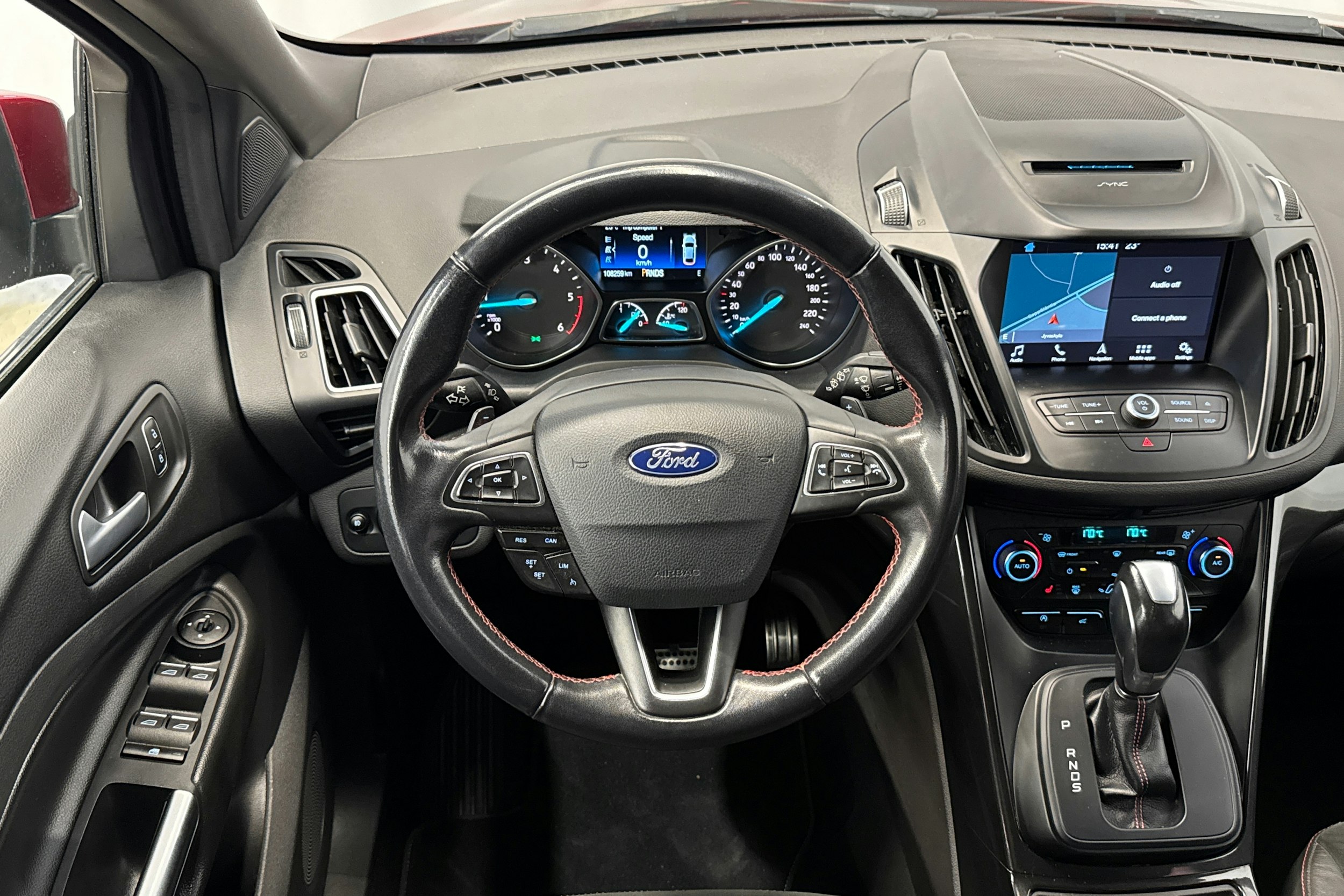 punainen Ford Kuga 2018 kuva 16.