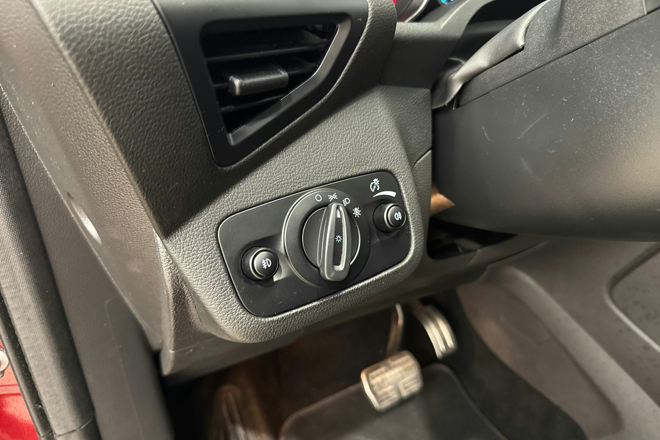 punainen Ford Kuga 2018 kuva 18.