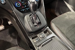 punainen Ford Kuga 2018 kuva 20.
