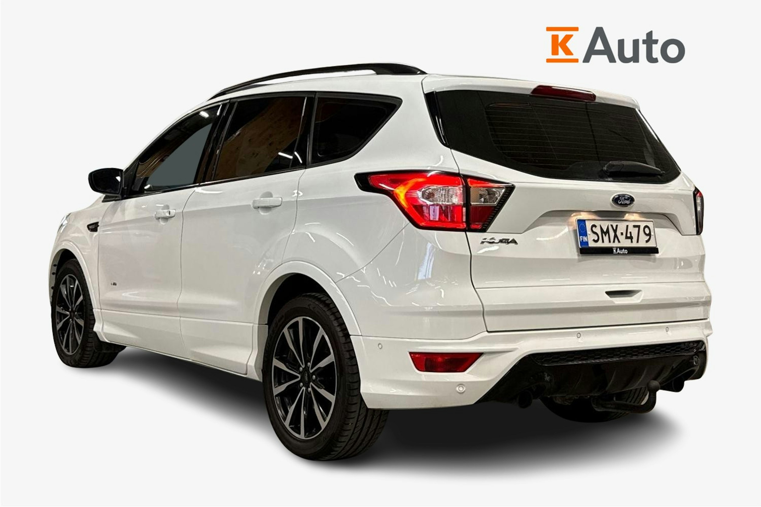 valkoinen Ford Kuga 2018 kuva 2.