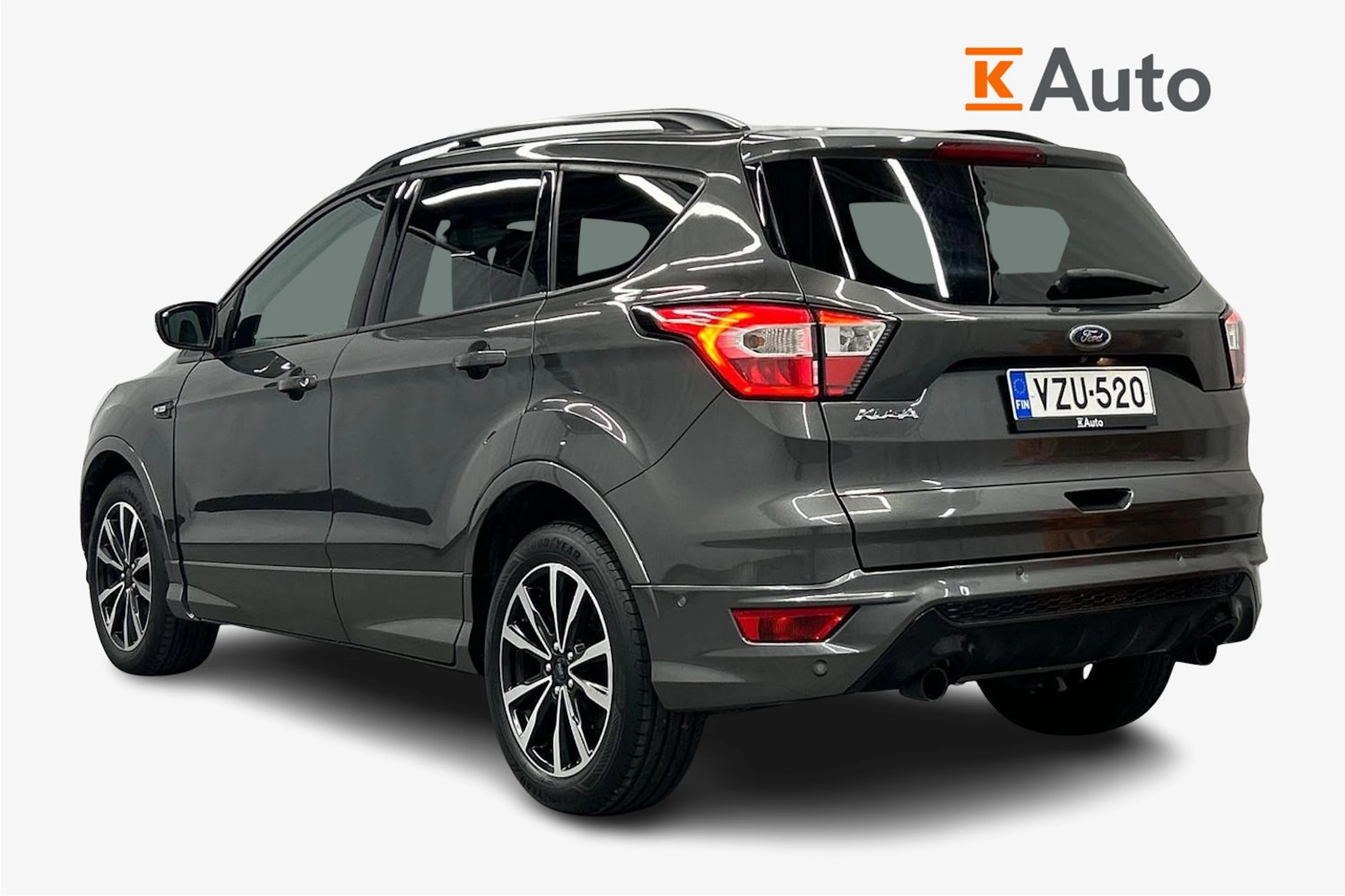 harmaa Ford Kuga 2018 kuva 2.