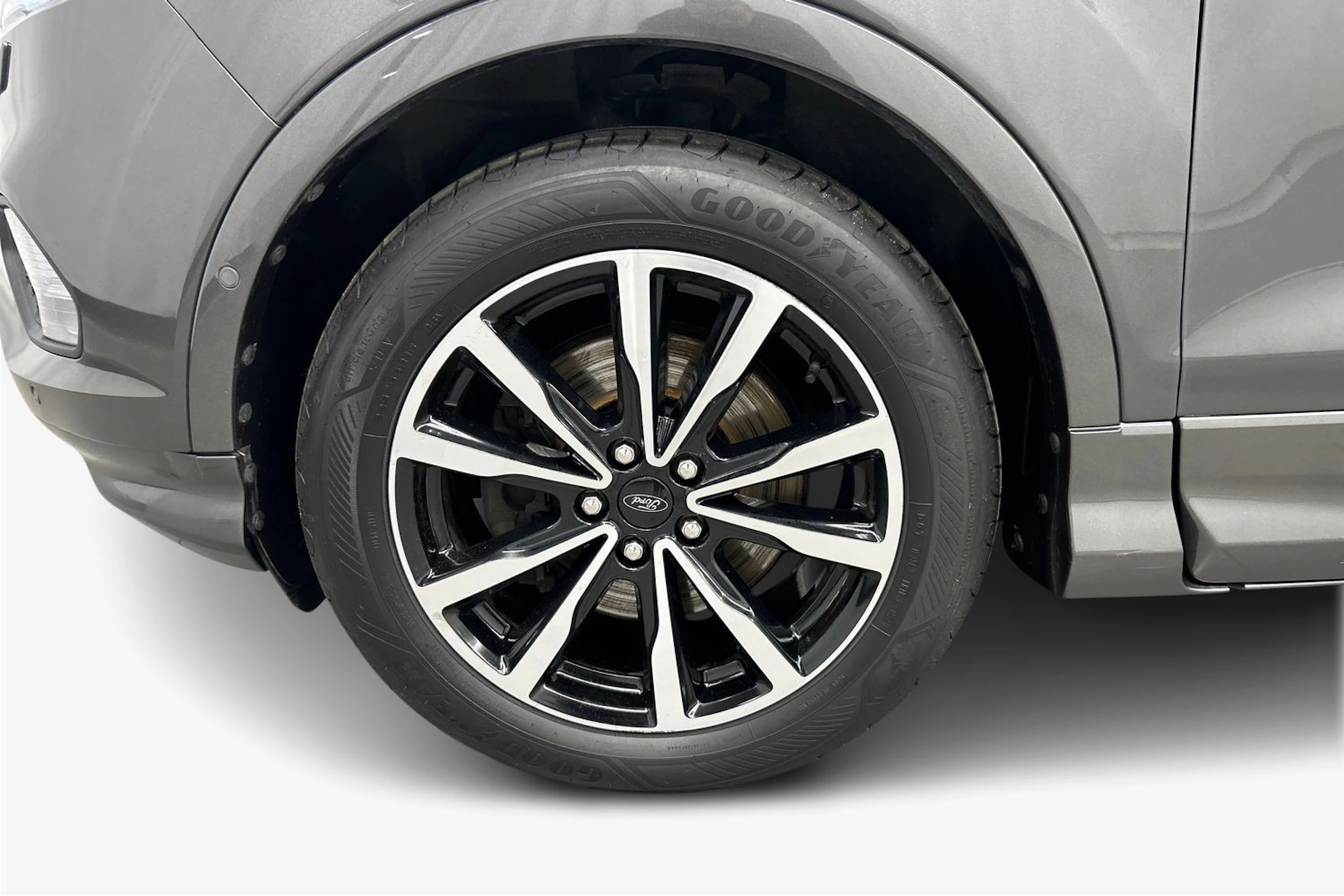 harmaa Ford Kuga 2018 kuva 9.
