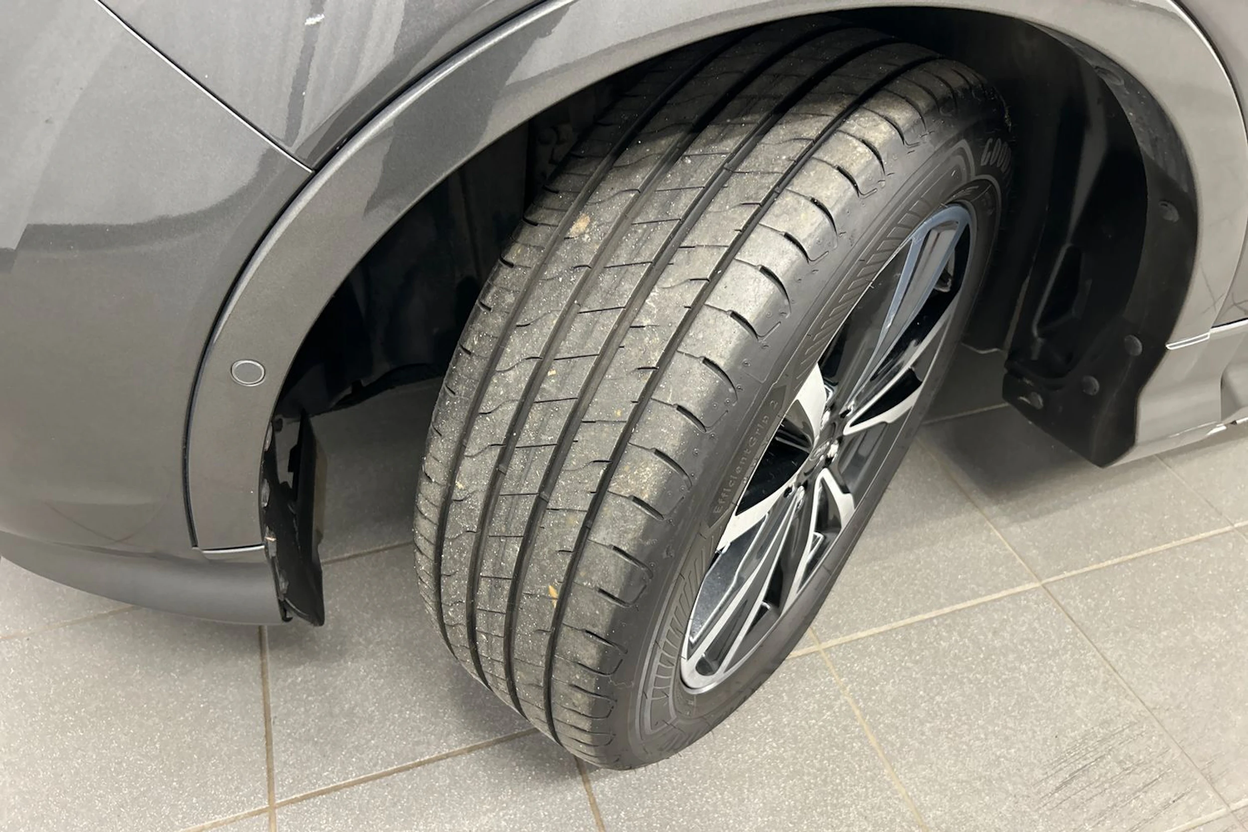harmaa Ford Kuga 2018 kuva 10.